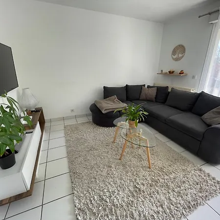 T3 A Avec Terrasse De 14 M2 *